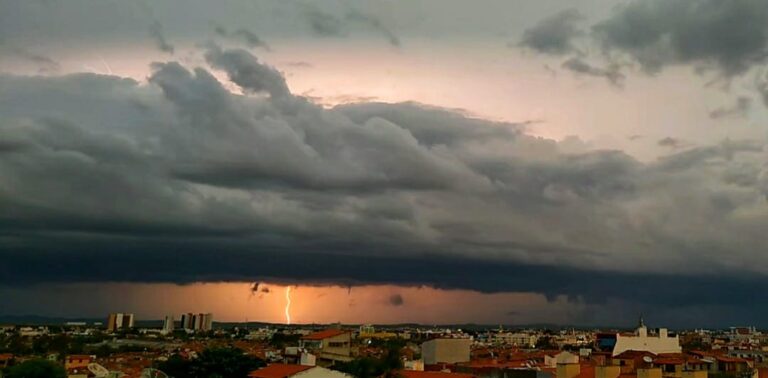 Ceará registra 138 mil raios em 2026; veja cidades mais atingidas